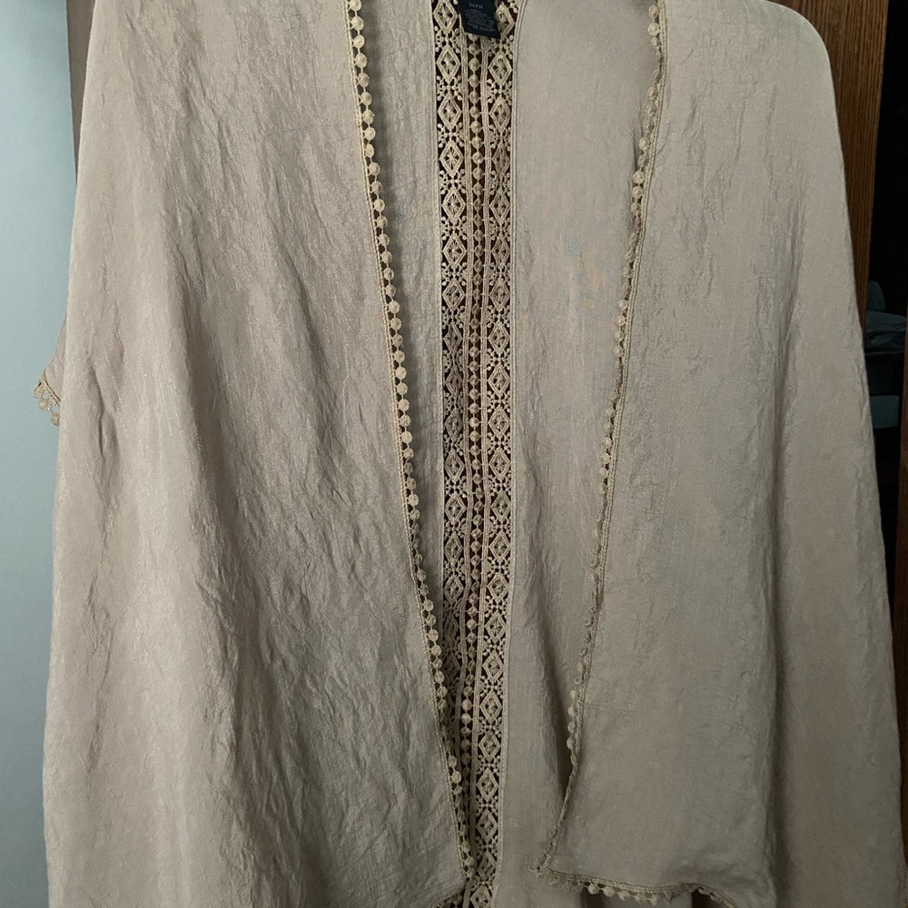 Steve Madden Cream Open-Front Top